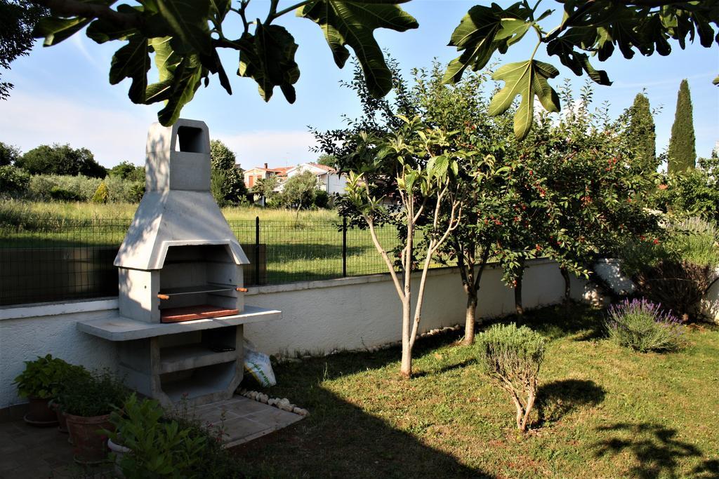 Holiday Home Magnolia Tar-Vabriga Exterior foto